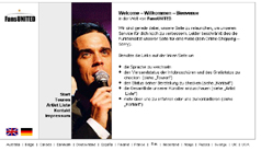 FansUNITED Internet-Praesenz, Robbie Williams im Mittelpunkt links davon Bedienelemente, Rechts die Beschreibung. Die Seite ist von schlichtem Design und mit weissem Rand umfasst.
